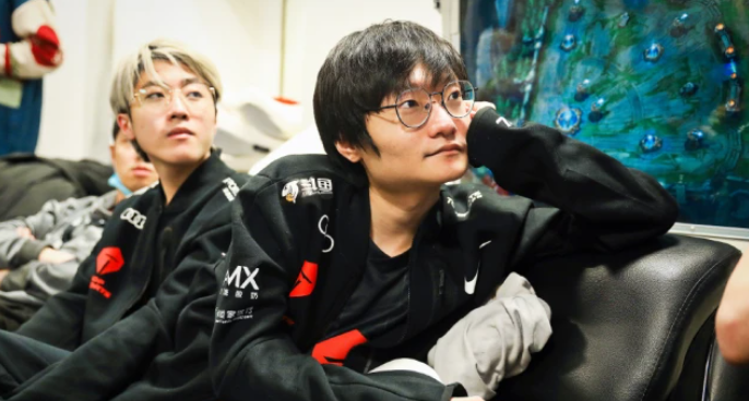 NS力克G2,Knight送出助攻 NS力克G2,Knight送出助攻