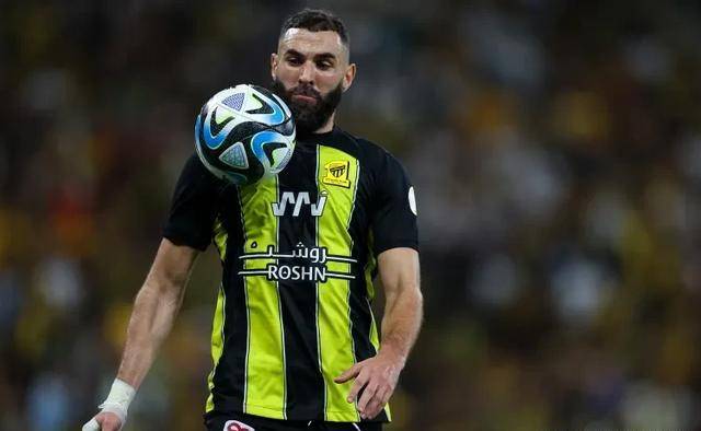 乌拉圭险胜阿根廷,本泽马绝境逆转 乌拉圭险胜阿根廷,本泽马绝境逆转