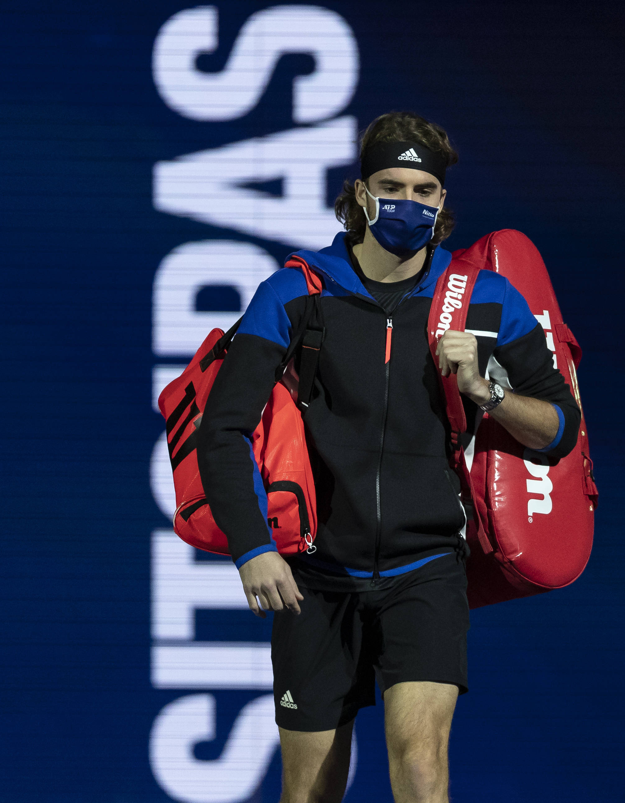 英国网球队碾压世界网球队，西西帕斯绝境逆转