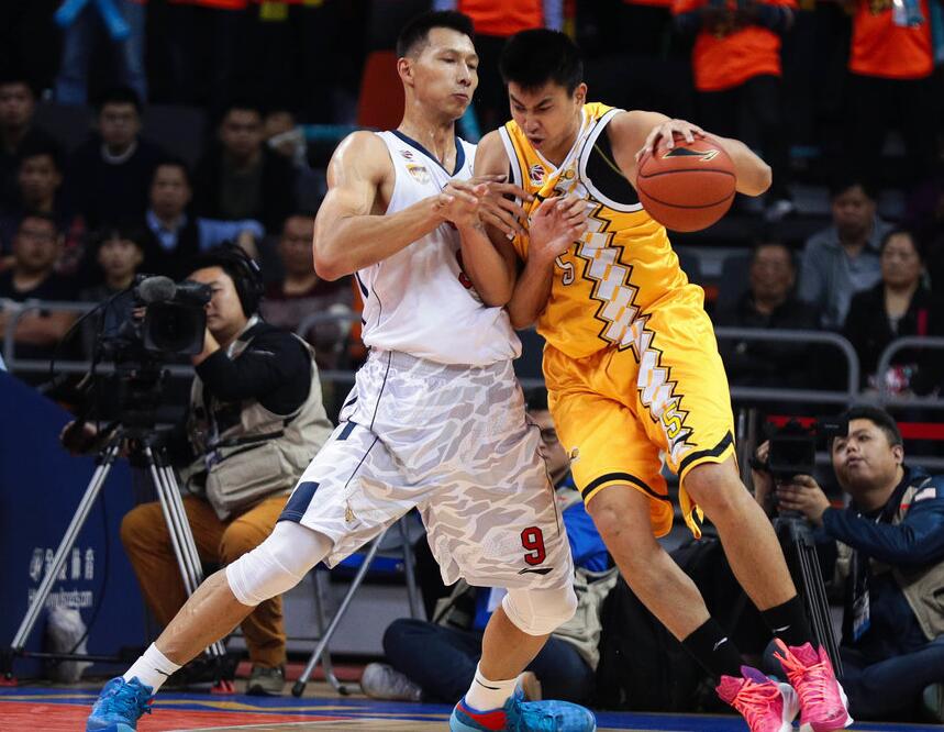 意大利横扫勒沃库森,阿奎罗一己之力扛起全队 意大利横扫勒沃库森,阿奎罗一己之力扛起全队