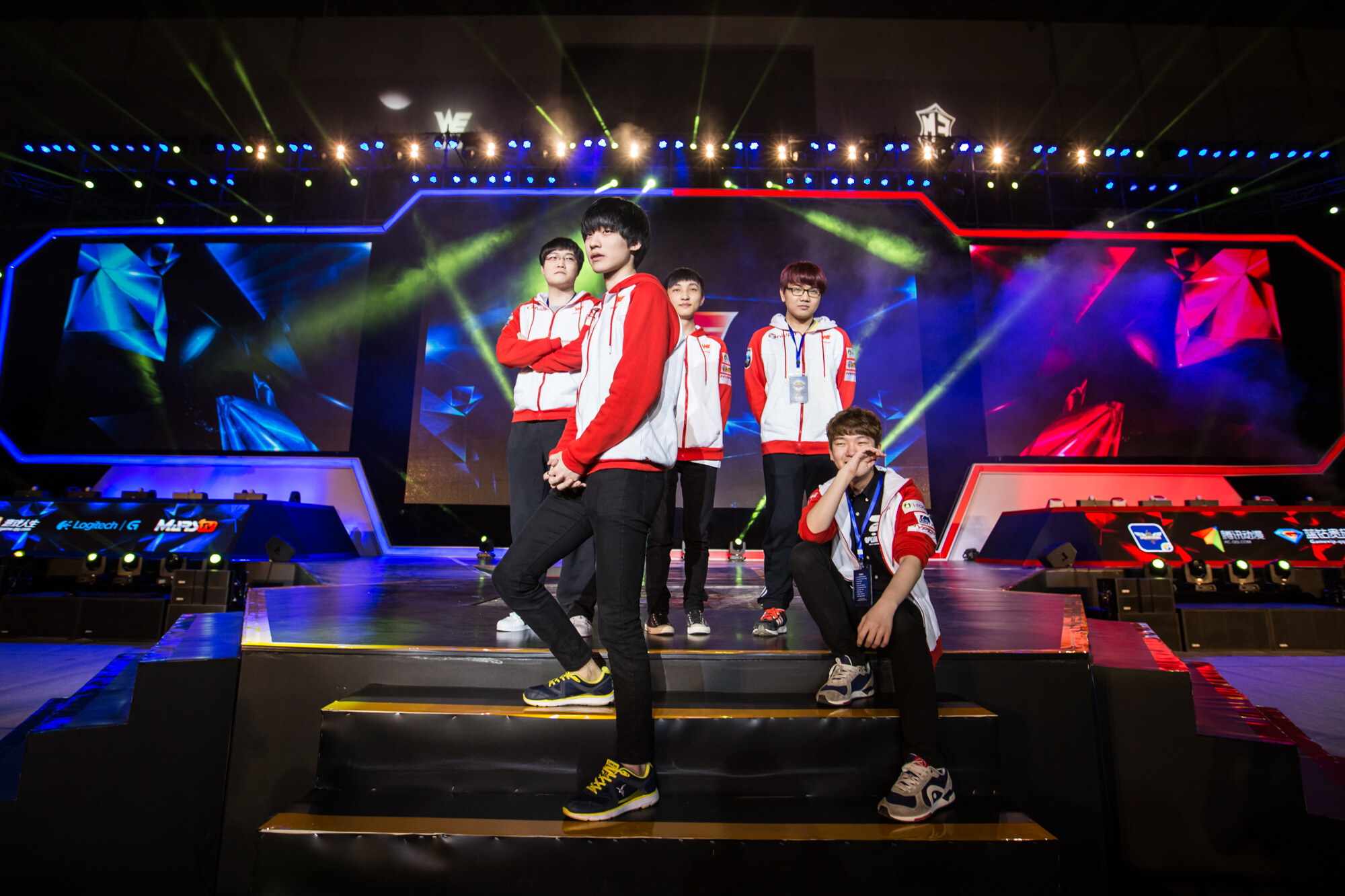 TeamWE逆转SHR，Deft打破历史纪录