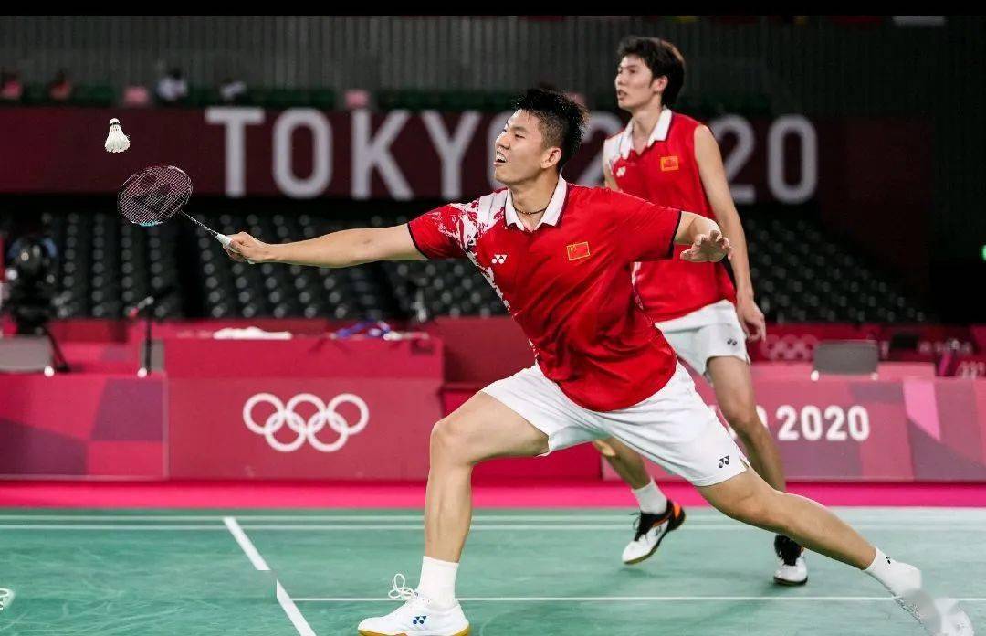 韩国队碾压印尼队，黄鸭组合带队取胜