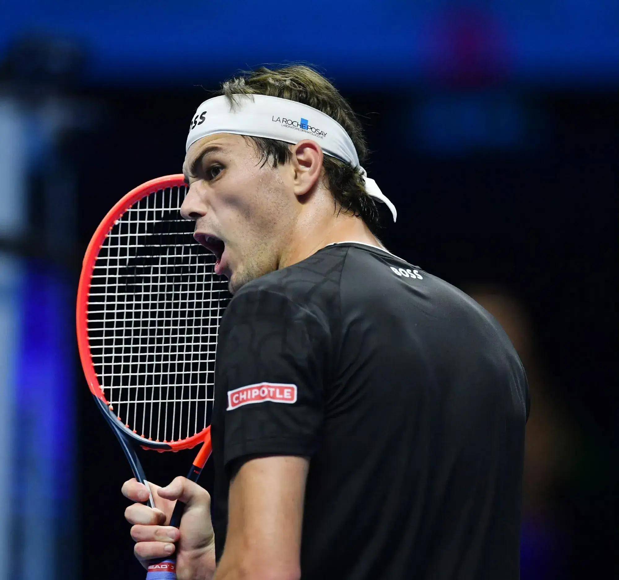 温网完胜ATP总决赛，兹维列夫关键制胜