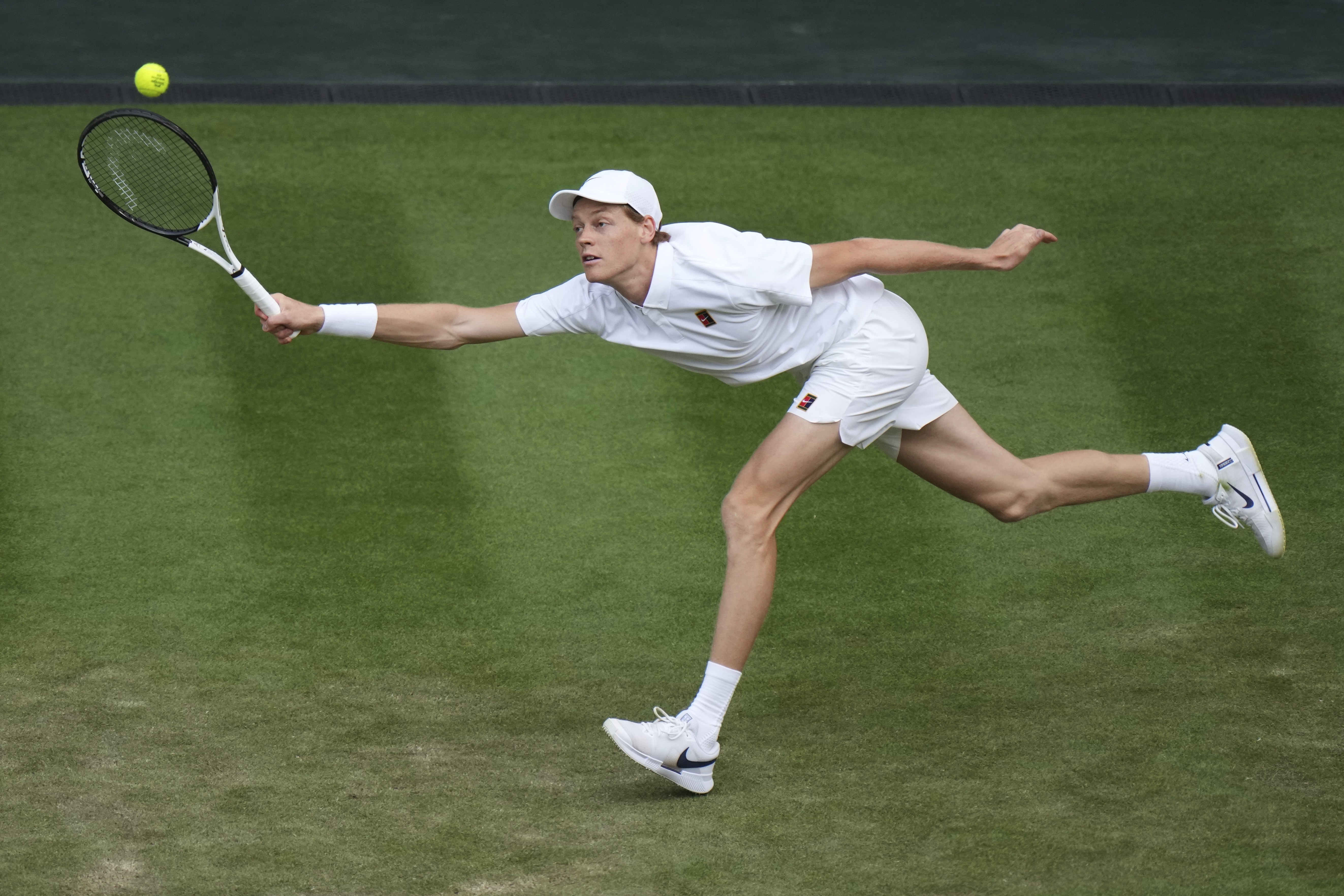 温网翻盘年终总决赛，辛纳扛起全队