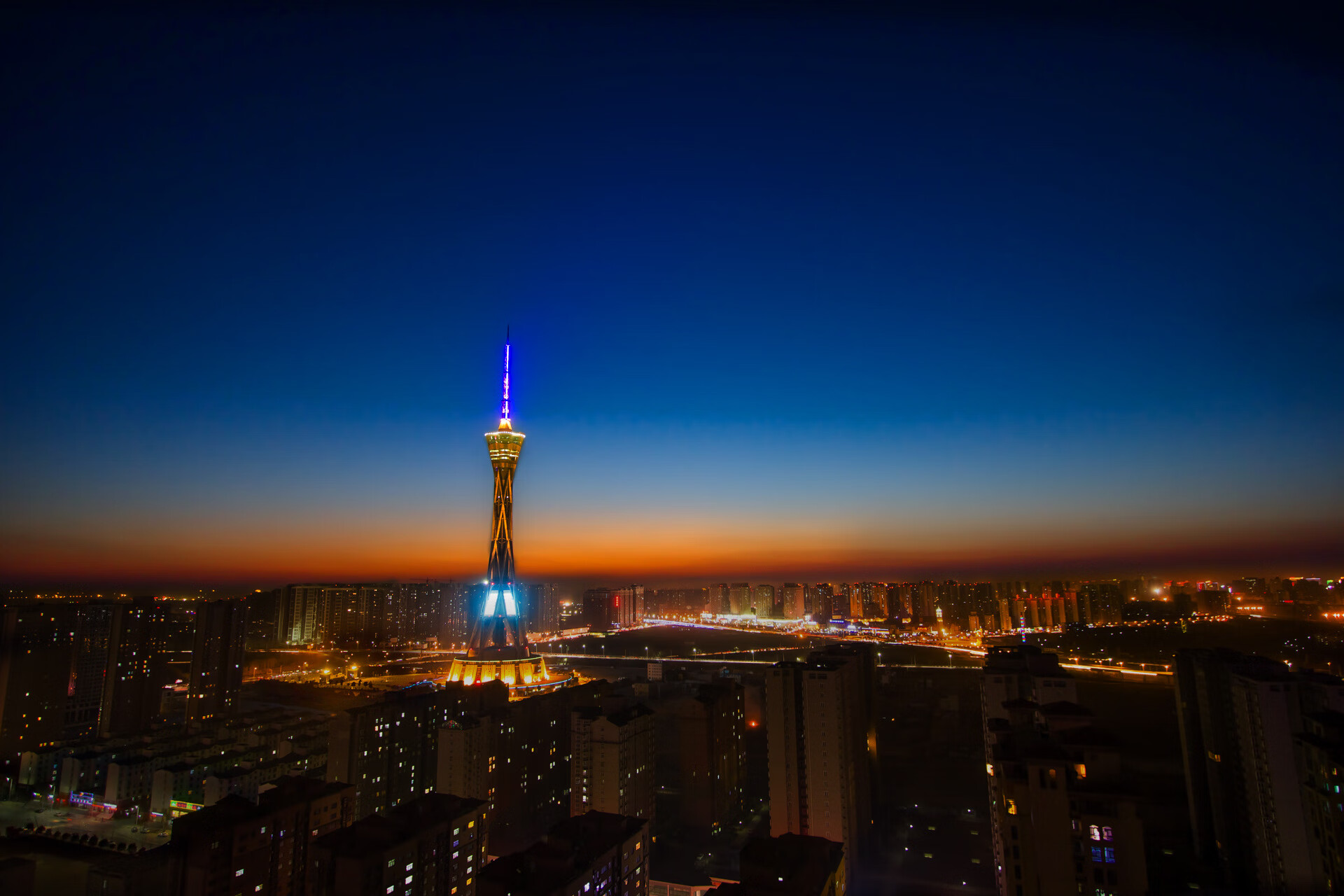 亚洲锋芒撕裂星光夜